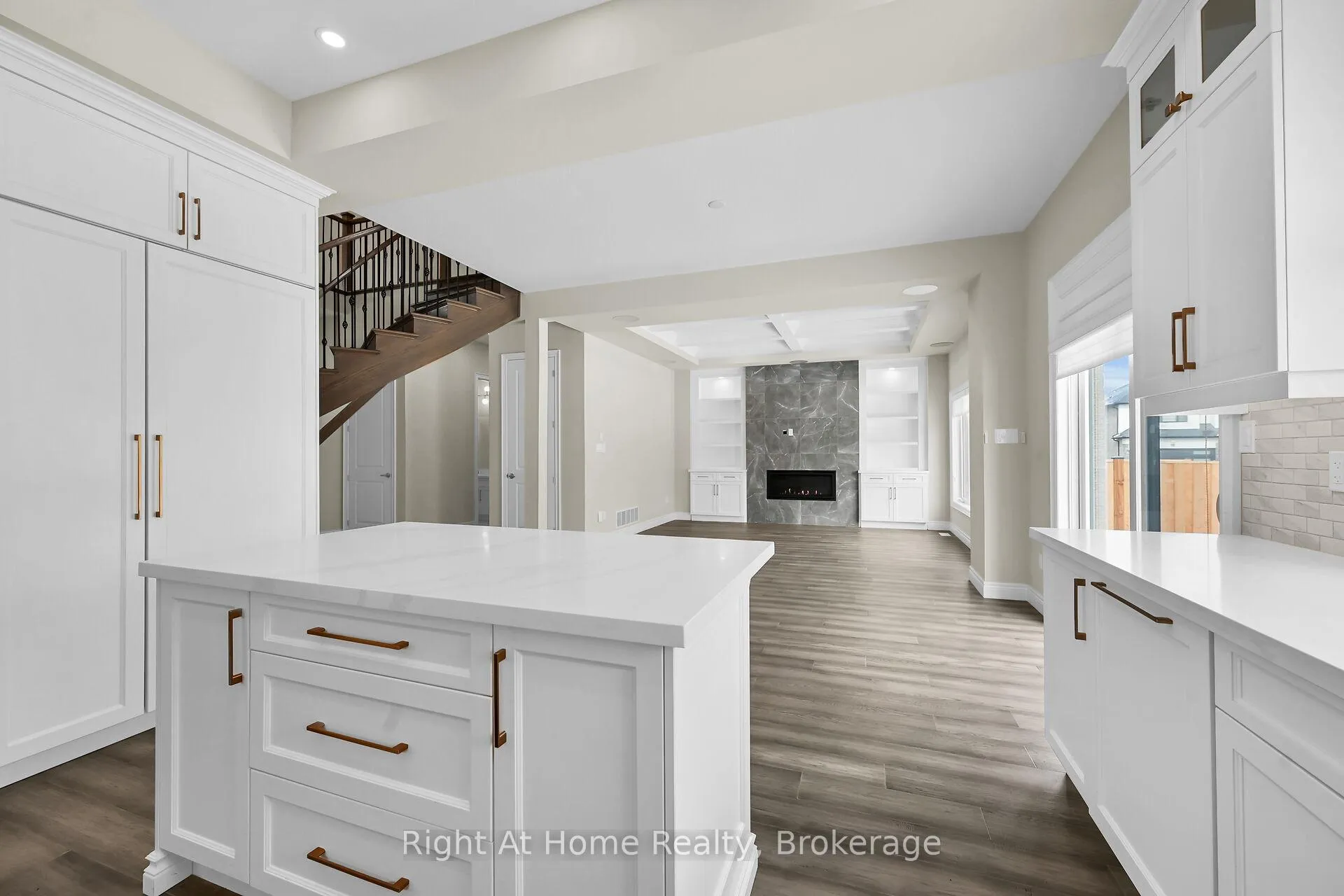 Photo 19 of 55 Eringate Court, Hamilton, Stoney Creek Mountain — HOMEH