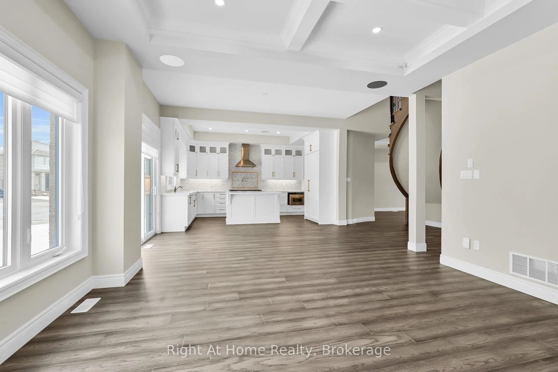 Photo 20 of 55 Eringate Court, Hamilton, Stoney Creek Mountain — HOMEH