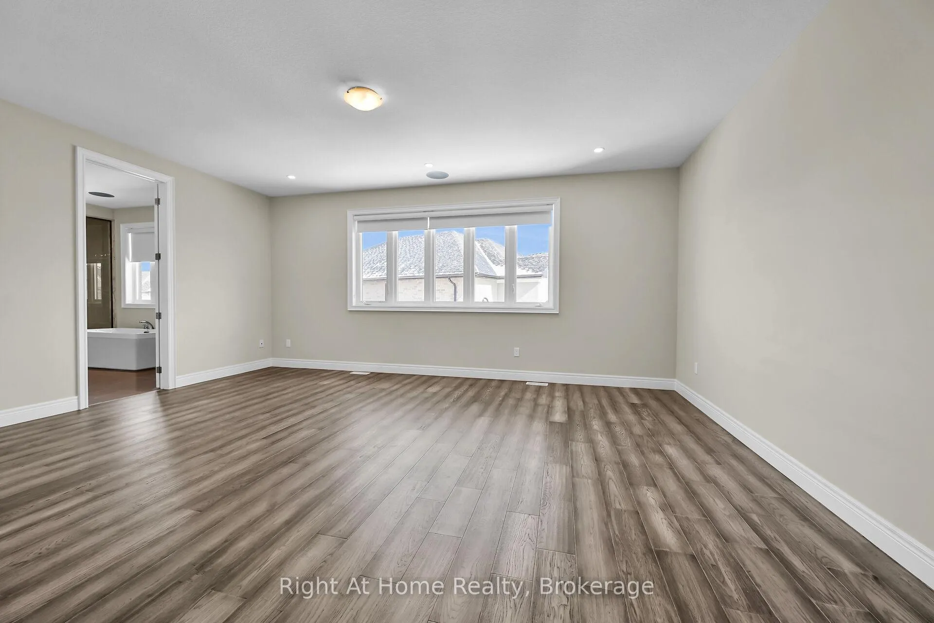 Photo 33 of 55 Eringate Court, Hamilton, Stoney Creek Mountain — HOMEH