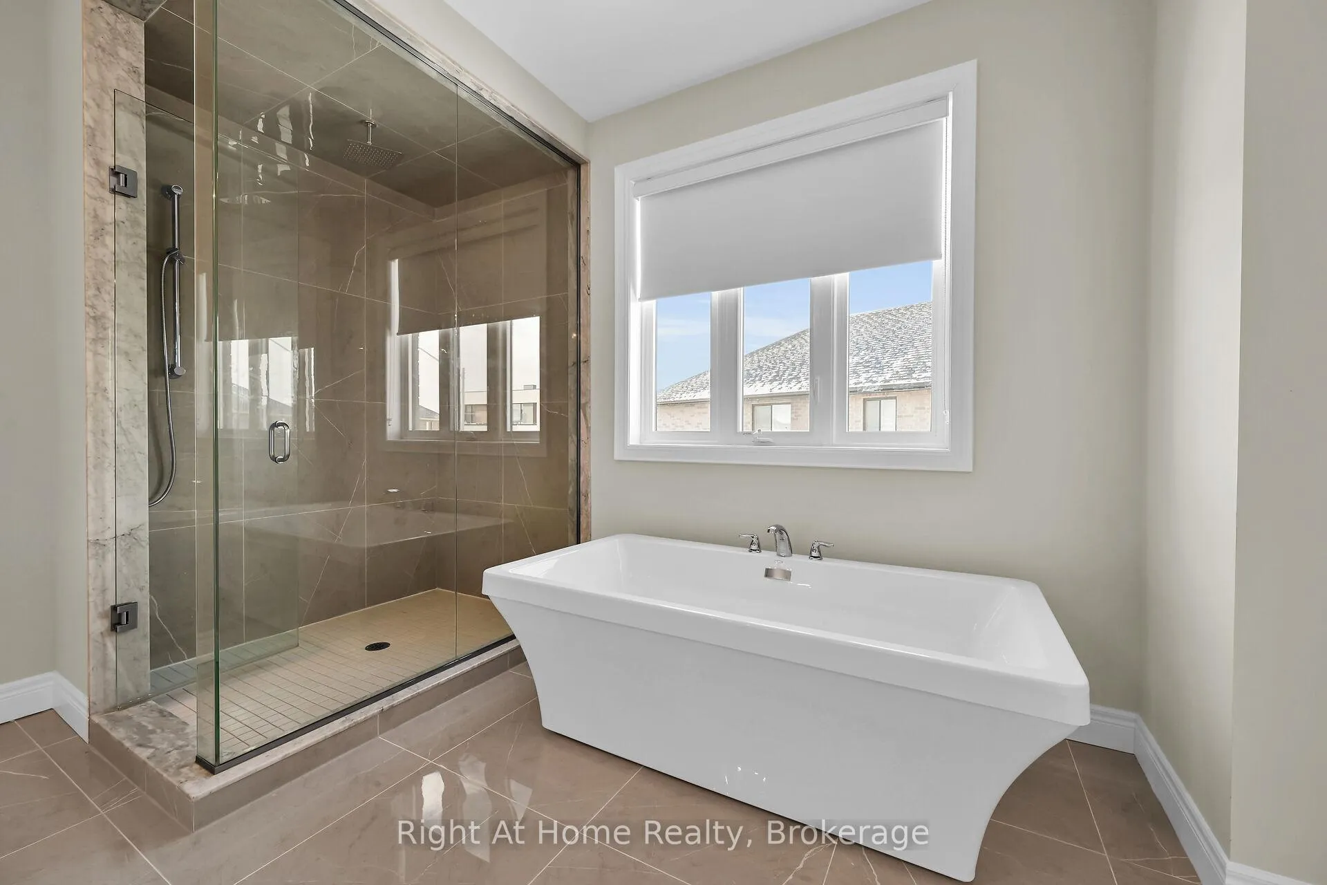 Photo 36 of 55 Eringate Court, Hamilton, Stoney Creek Mountain — HOMEH