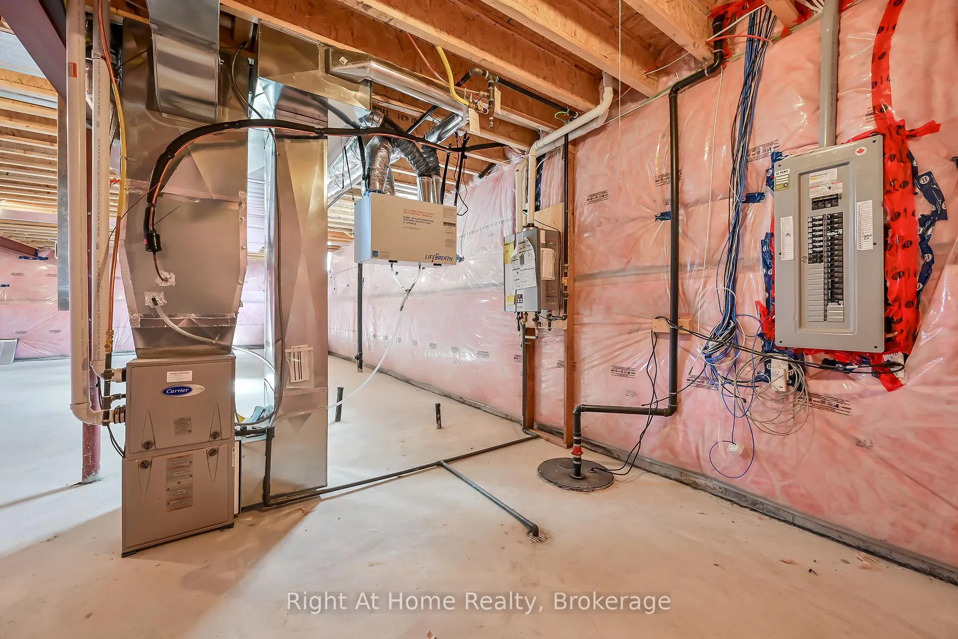 Photo 42 of 55 Eringate Court, Hamilton, Stoney Creek Mountain — HOMEH