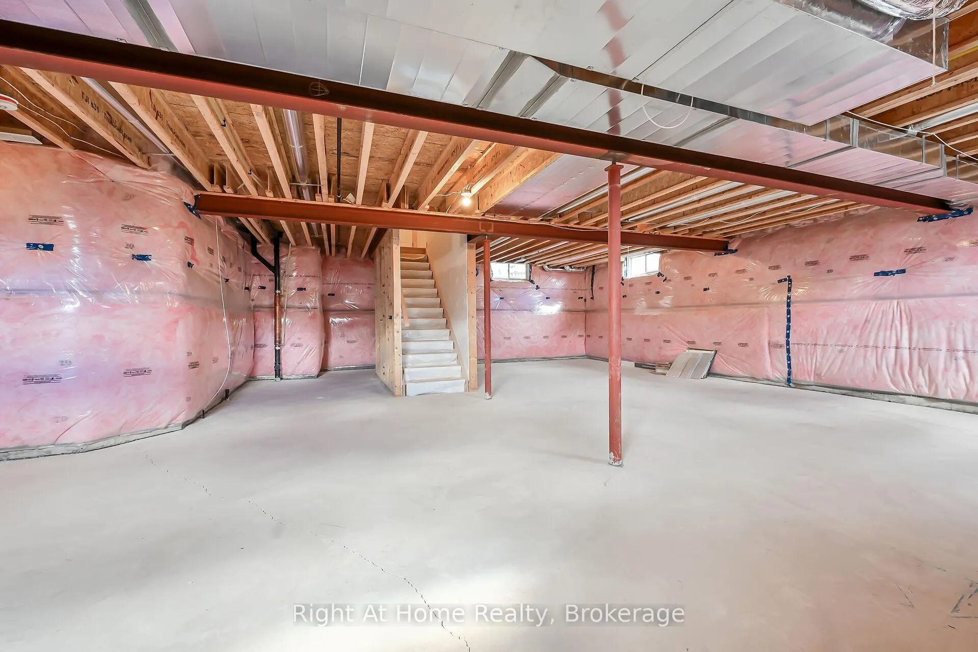 Photo 46 of 55 Eringate Court, Hamilton, Stoney Creek Mountain — HOMEH