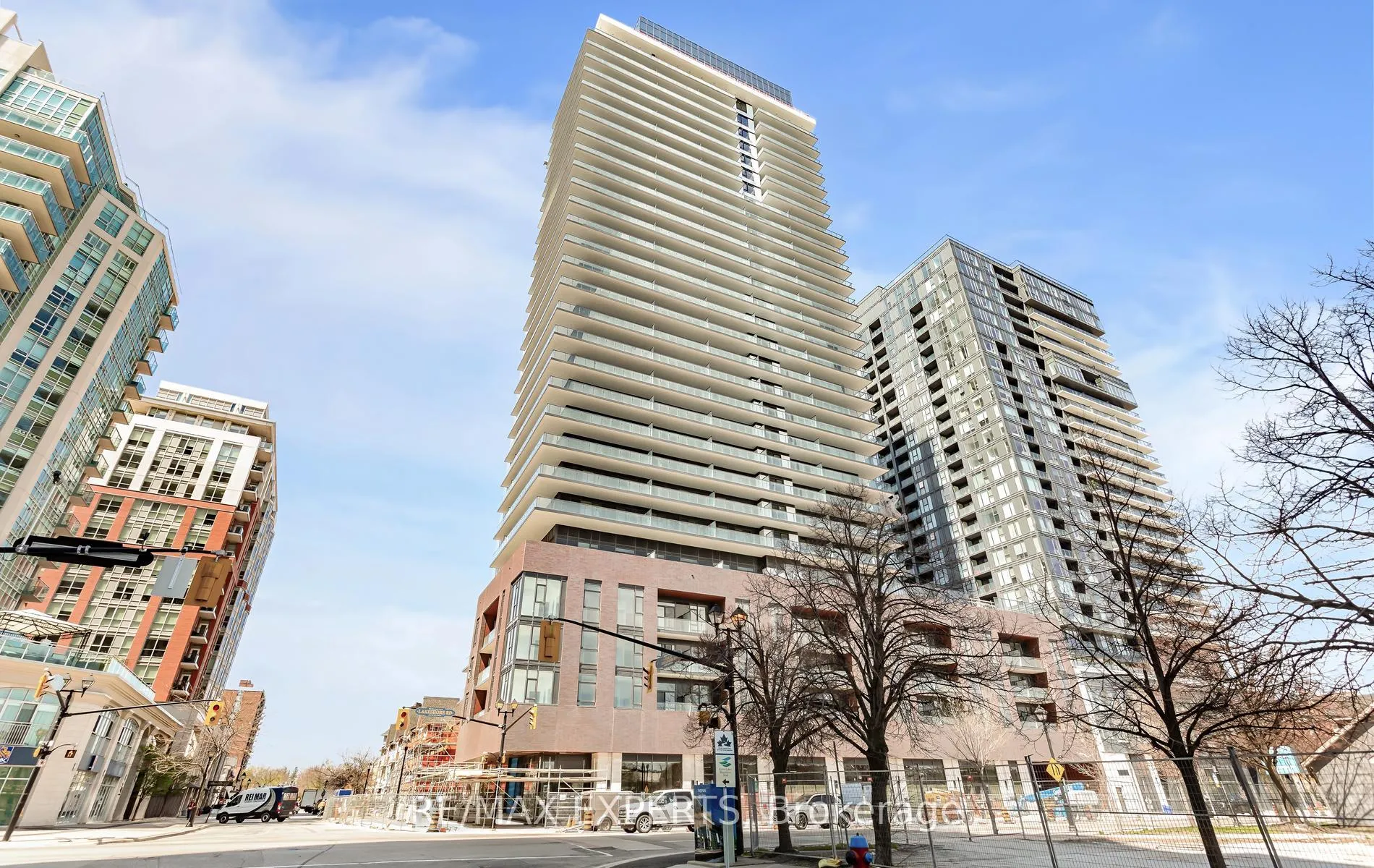 Photo 2 of Unit 910, 2075 Lakeshore Road, Burlington, Brant — HOMEH