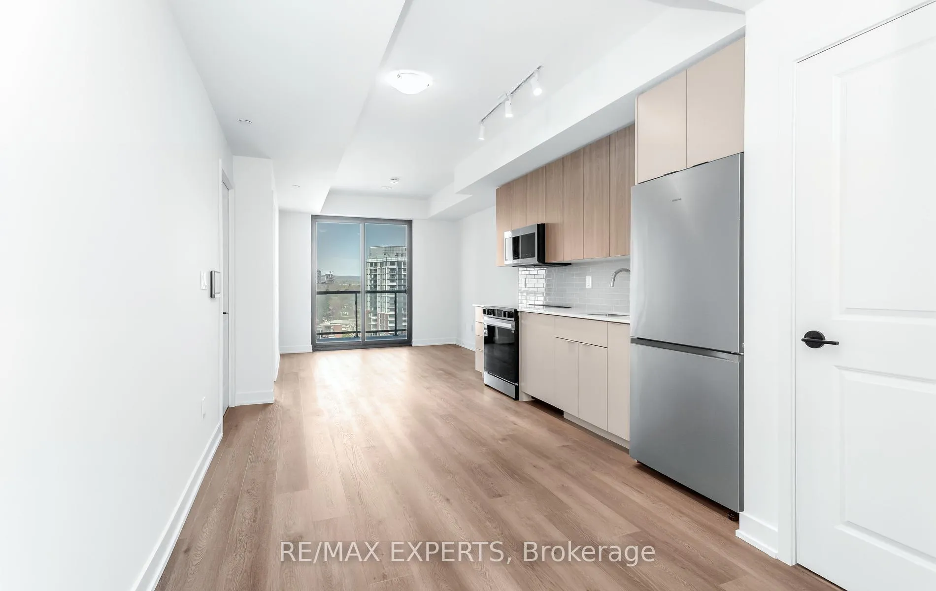 Photo 11 of Unit 910, 2075 Lakeshore Road, Burlington, Brant — HOMEH