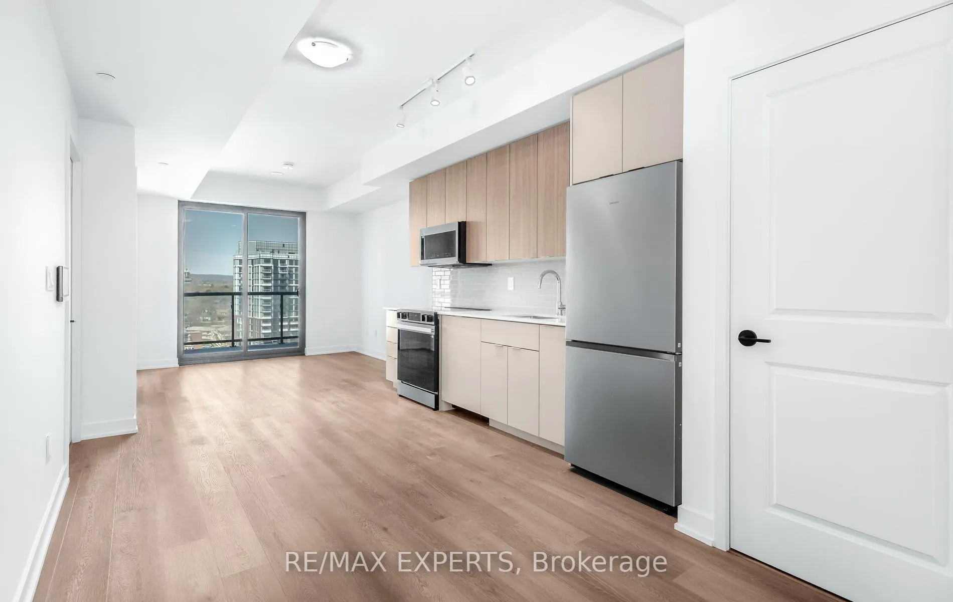 Photo 12 of Unit 910, 2075 Lakeshore Road, Burlington, Brant — HOMEH