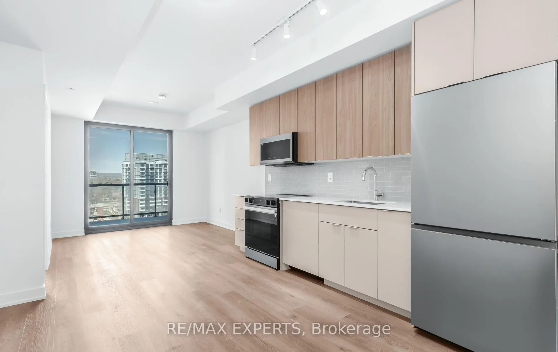Photo 13 of Unit 910, 2075 Lakeshore Road, Burlington, Brant — HOMEH