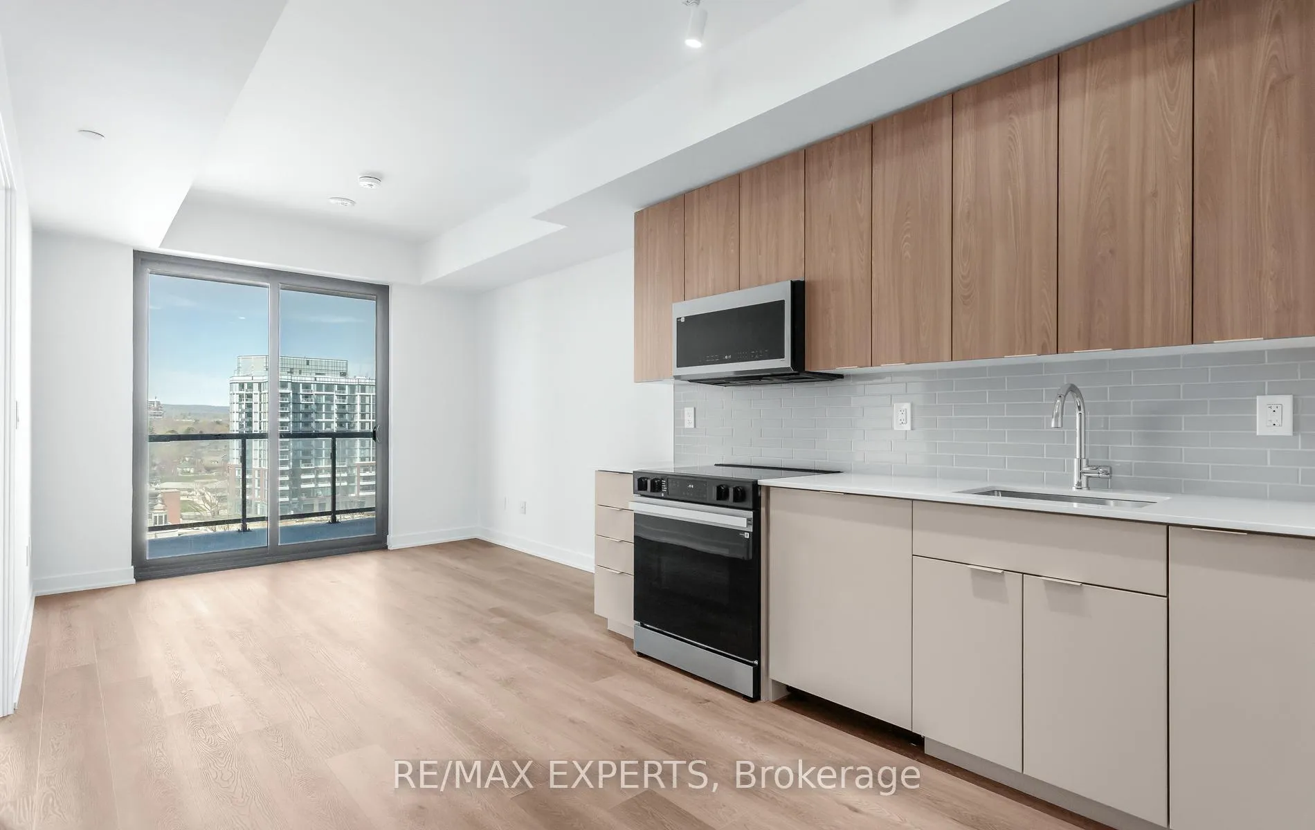 Photo 14 of Unit 910, 2075 Lakeshore Road, Burlington, Brant — HOMEH