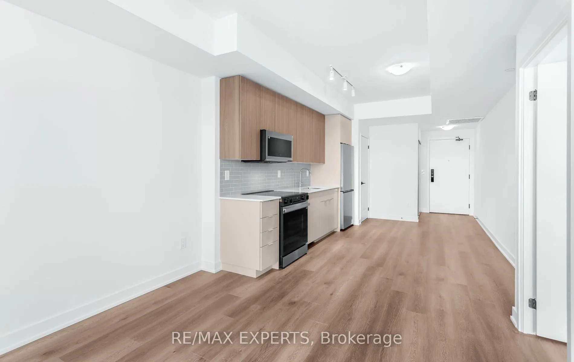 Photo 21 of Unit 910, 2075 Lakeshore Road, Burlington, Brant — HOMEH