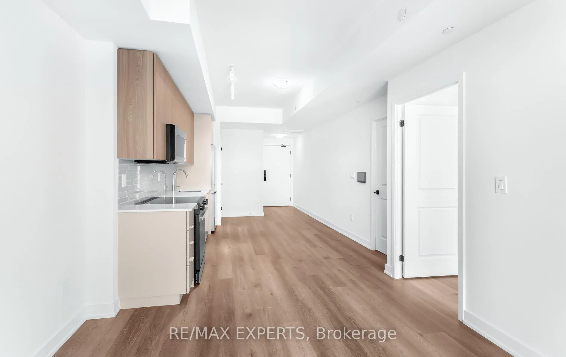 Photo 22 of Unit 910, 2075 Lakeshore Road, Burlington, Brant — HOMEH