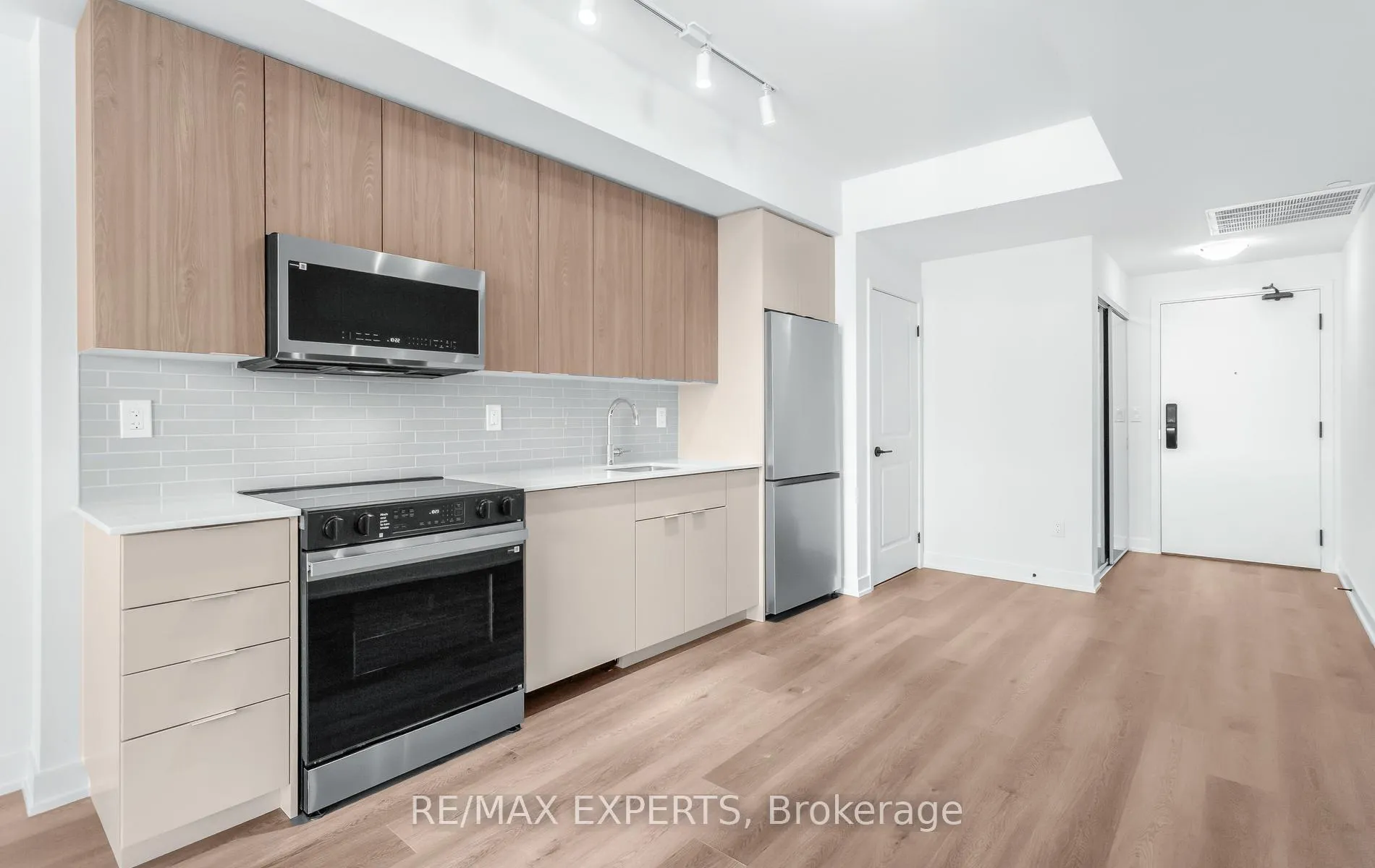 Photo 24 of Unit 910, 2075 Lakeshore Road, Burlington, Brant — HOMEH