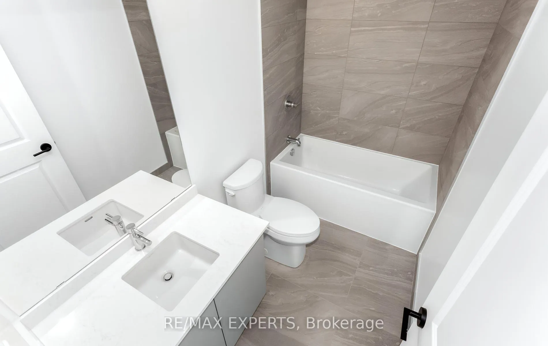 Photo 36 of Unit 910, 2075 Lakeshore Road, Burlington, Brant — HOMEH