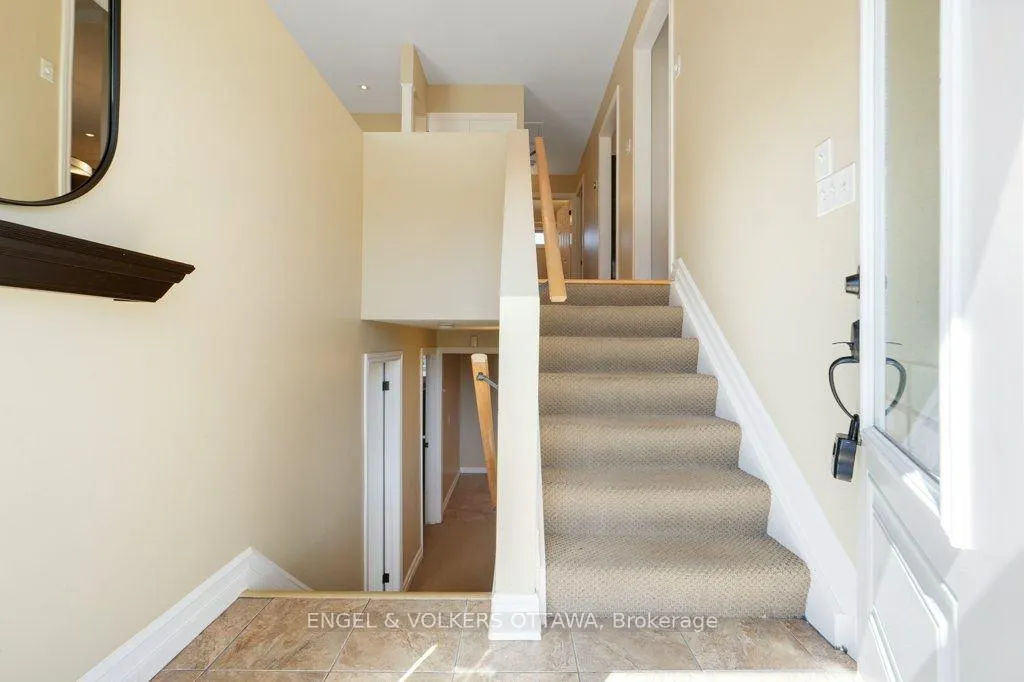 Photo 3 of 3354 Chilliwack Way, Ottawa, Sawmill Creek/Timbermill — HOMEH