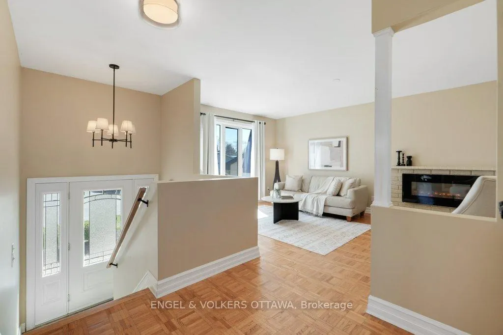 Photo 4 of 3354 Chilliwack Way, Ottawa, Sawmill Creek/Timbermill — HOMEH