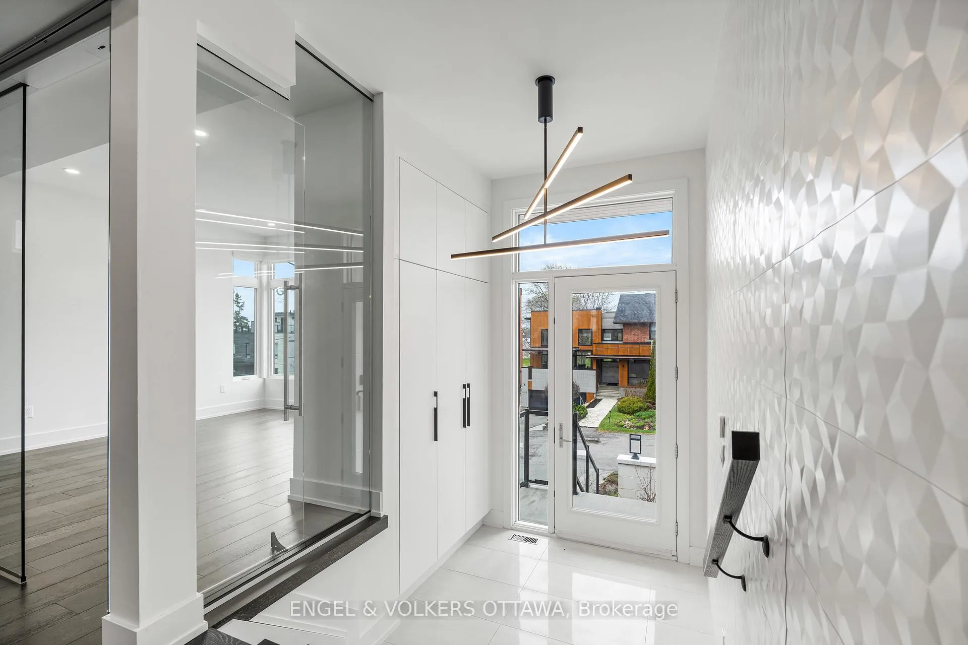 Photo 2 of 2154 Rice Avenue, Ottawa, Woodroffe — HOMEH