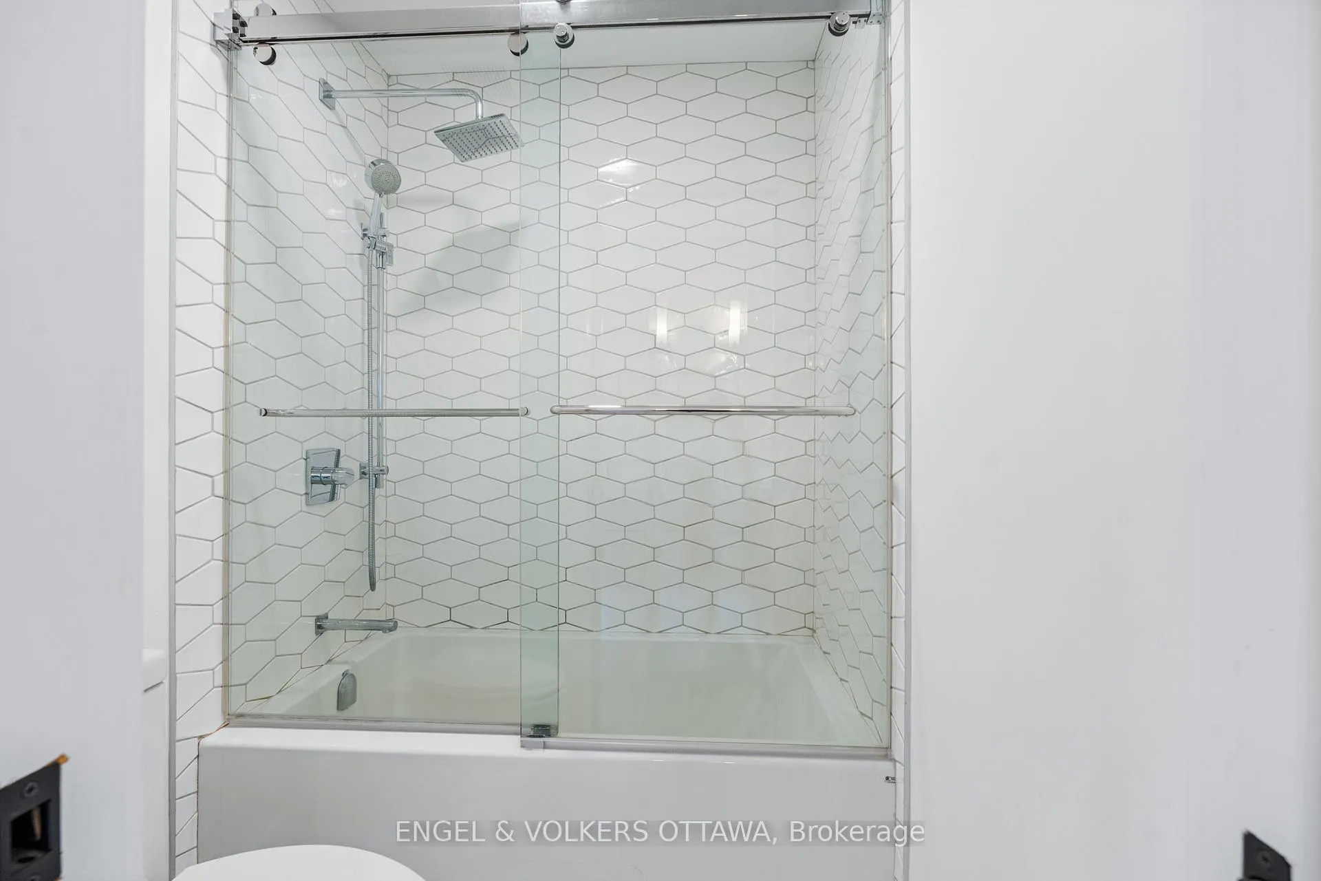 Photo 16 of 2154 Rice Avenue, Ottawa, Woodroffe — HOMEH
