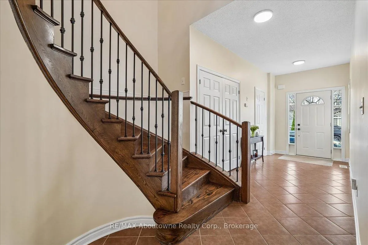 Photo 7 of 4679 Webb Street, Burlington, Alton — HOMEH