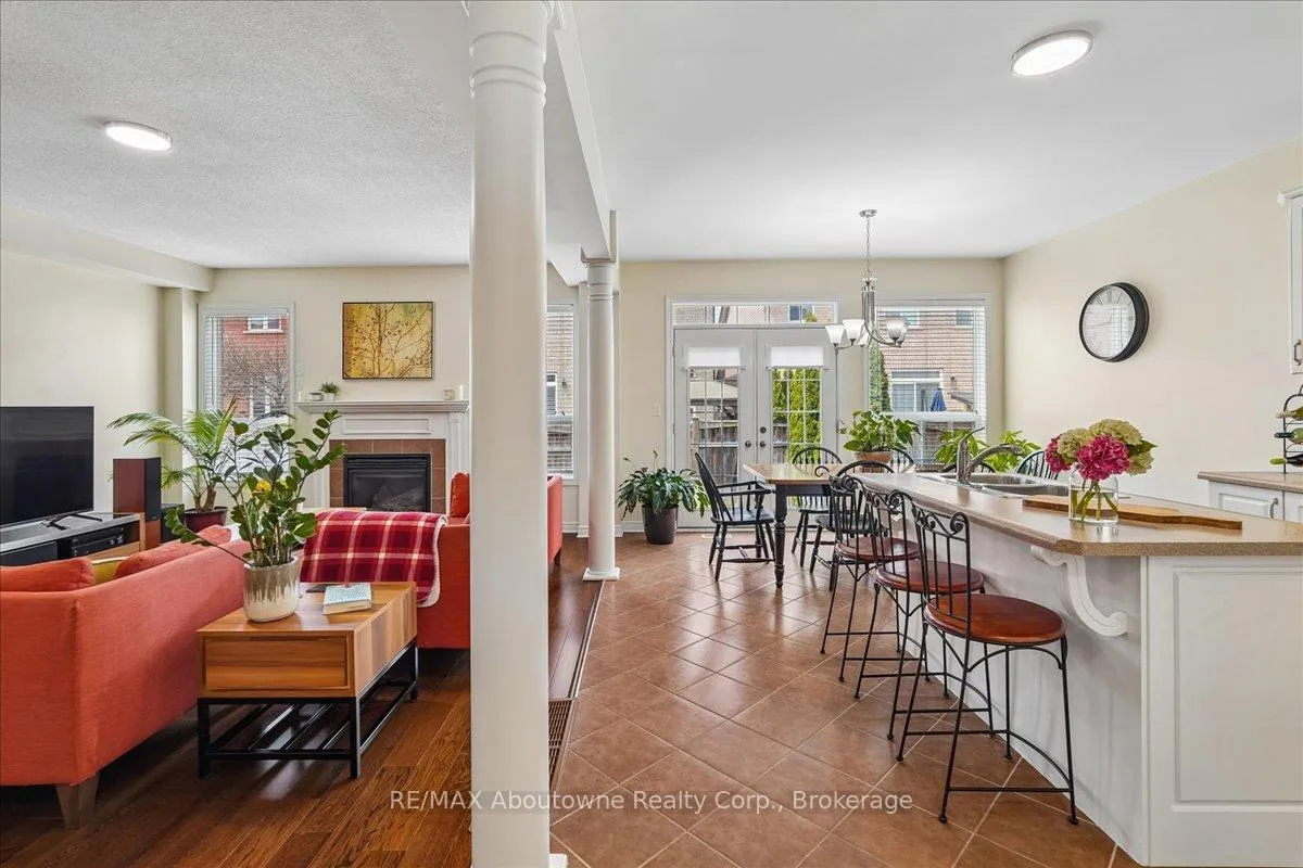 Photo 8 of 4679 Webb Street, Burlington, Alton — HOMEH