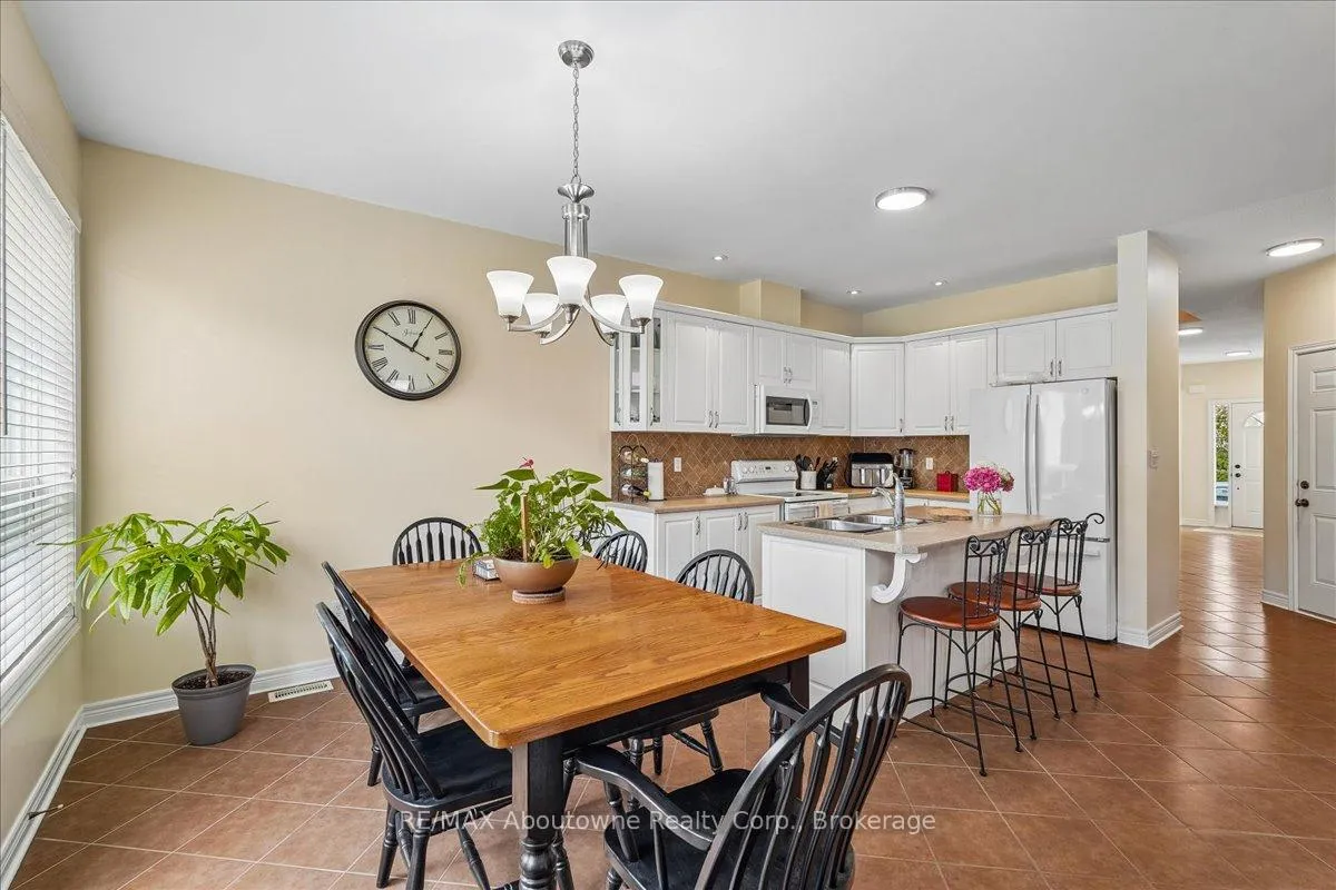 Photo 11 of 4679 Webb Street, Burlington, Alton — HOMEH