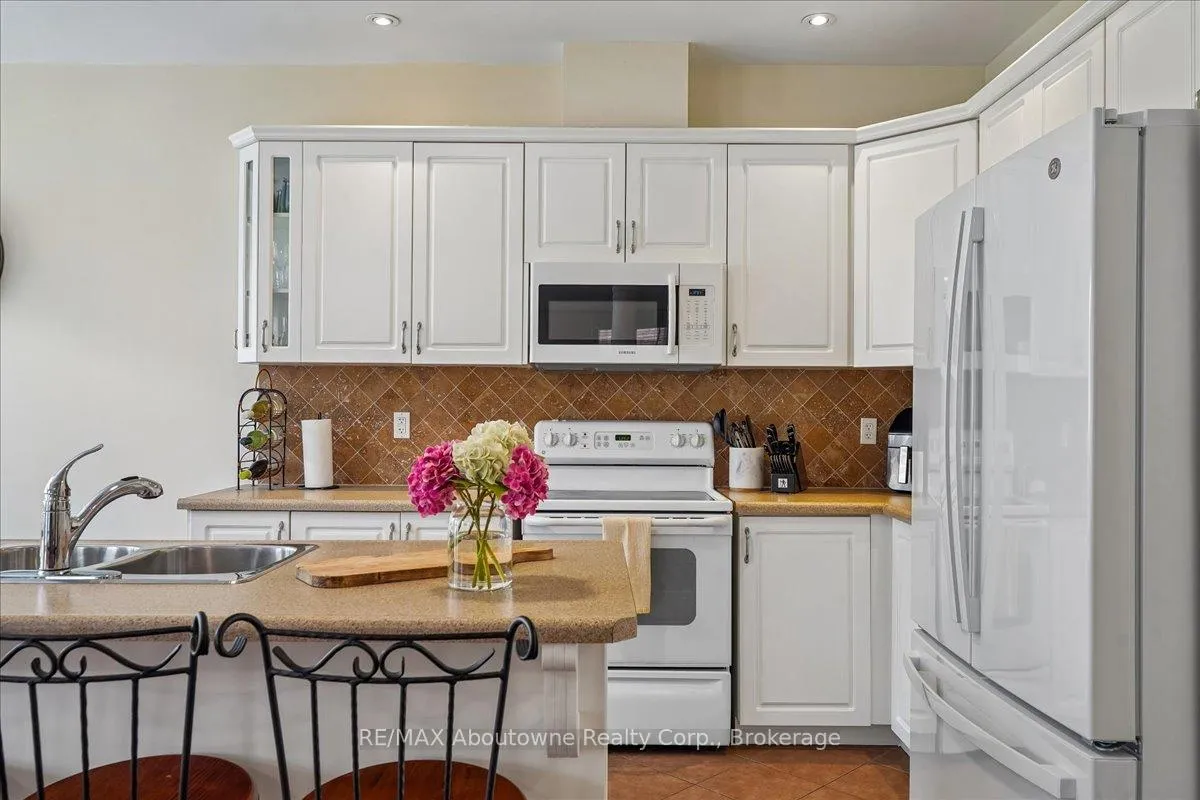 Photo 13 of 4679 Webb Street, Burlington, Alton — HOMEH