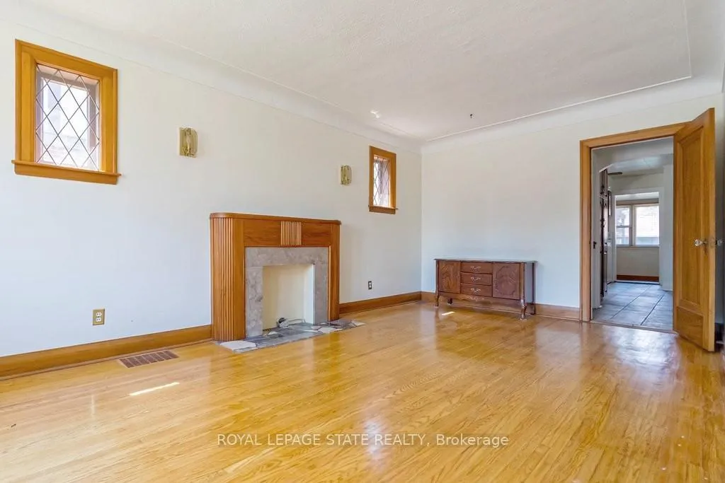 Photo 4 of 157 Longwood Road N, Hamilton, Westdale — HOMEH