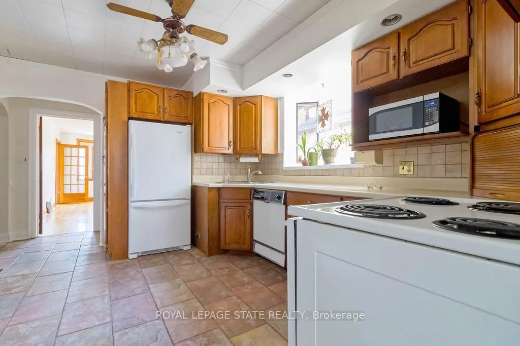 Photo 6 of 157 Longwood Road N, Hamilton, Westdale — HOMEH
