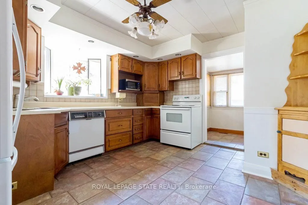 Photo 7 of 157 Longwood Road N, Hamilton, Westdale — HOMEH