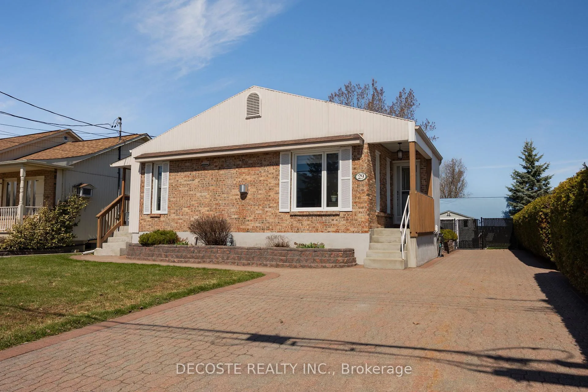 Front of 29 Kincardine Street W