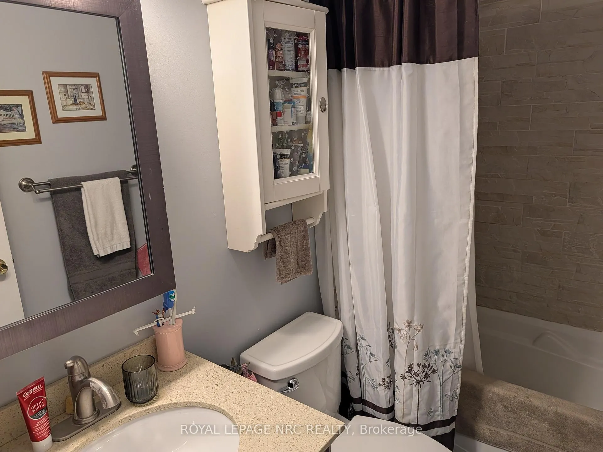 Photo 14 of Unit 404, 196 Scott Street, St. Catharines, Fairview — HOMEH