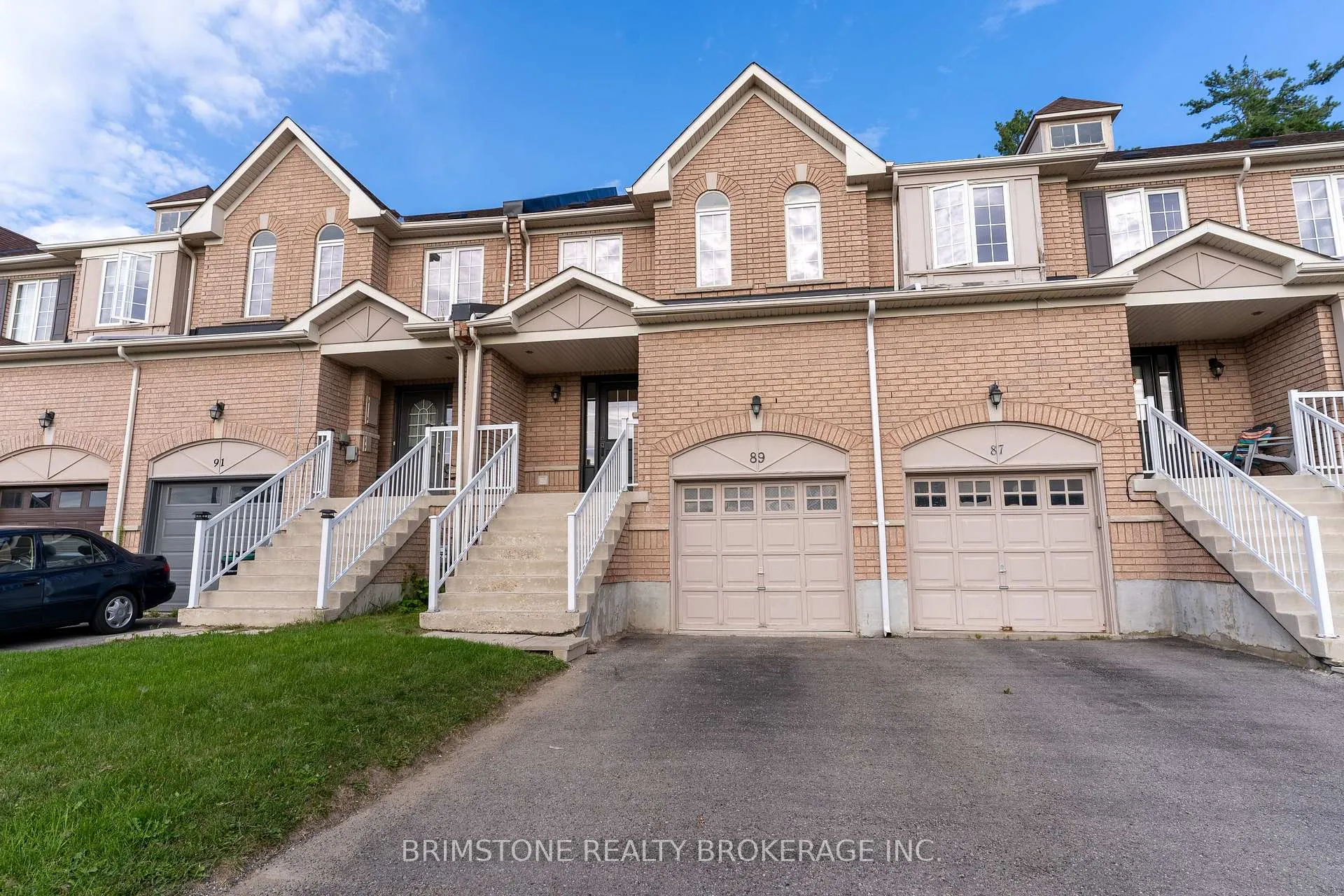 Photo 2 of 89 Winchester Terrace, Barrie, Innis-Shore — HOMEH
