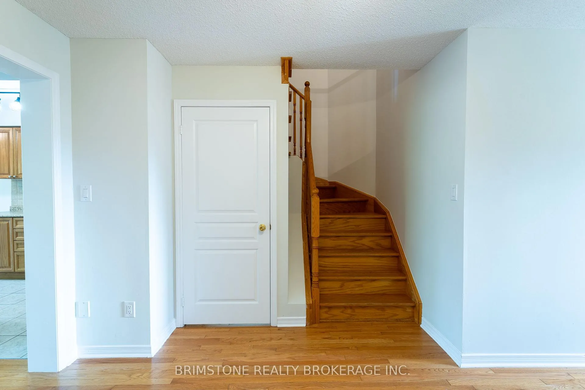 Photo 14 of 89 Winchester Terrace, Barrie, Innis-Shore — HOMEH