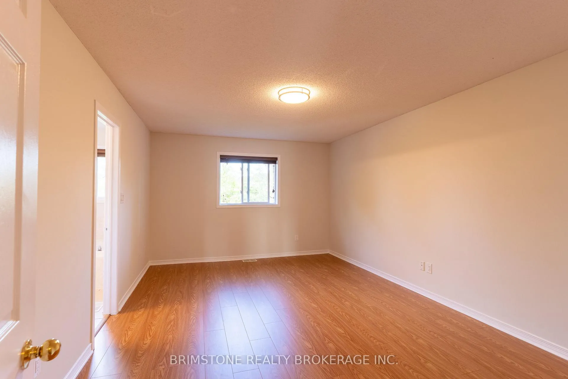 Photo 22 of 89 Winchester Terrace, Barrie, Innis-Shore — HOMEH