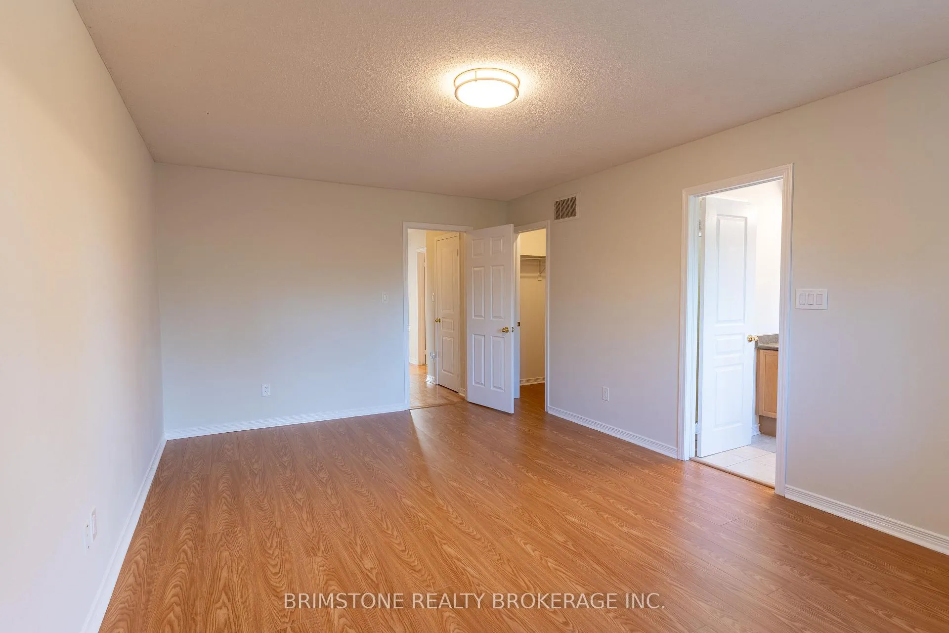 Photo 23 of 89 Winchester Terrace, Barrie, Innis-Shore — HOMEH