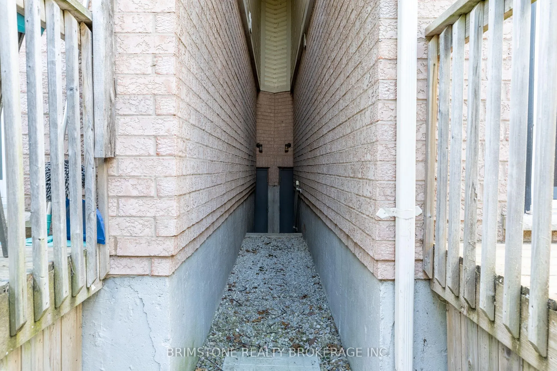 Photo 35 of 89 Winchester Terrace, Barrie, Innis-Shore — HOMEH