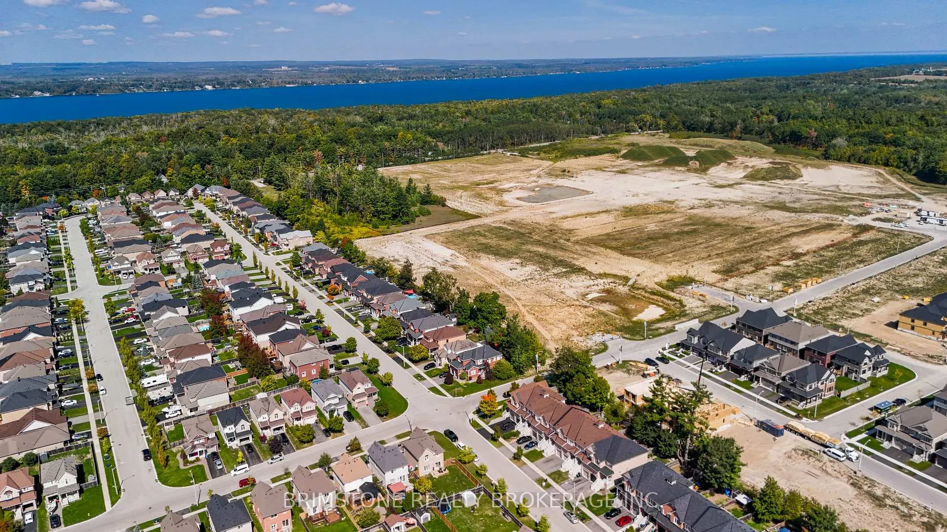 Photo 42 of 89 Winchester Terrace, Barrie, Innis-Shore — HOMEH