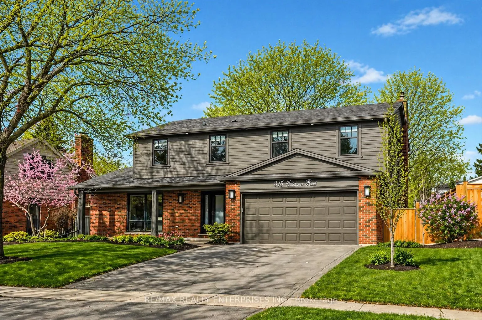 Photo 2 of 315 Swinburne Road, Burlington, Roseland — HOMEH