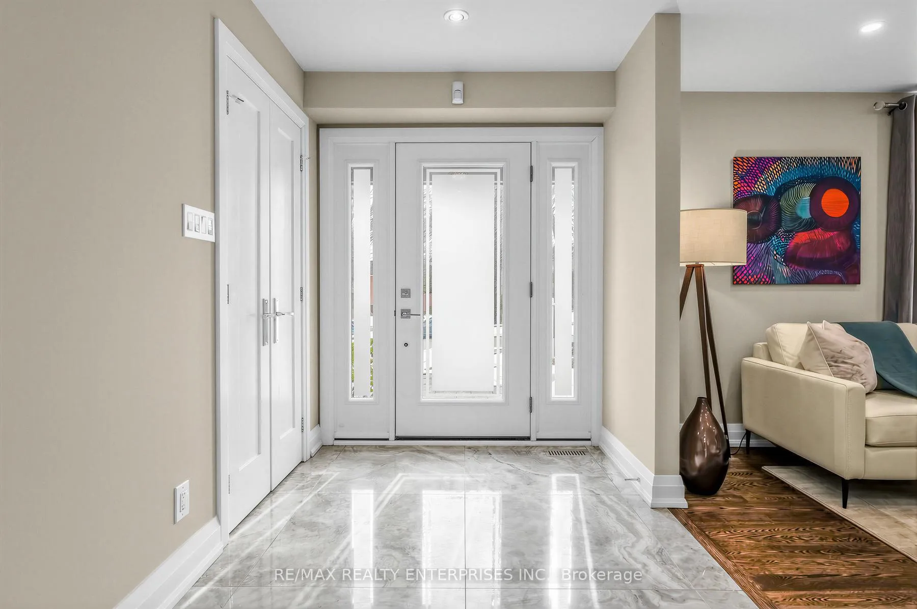 Photo 3 of 315 Swinburne Road, Burlington, Roseland — HOMEH