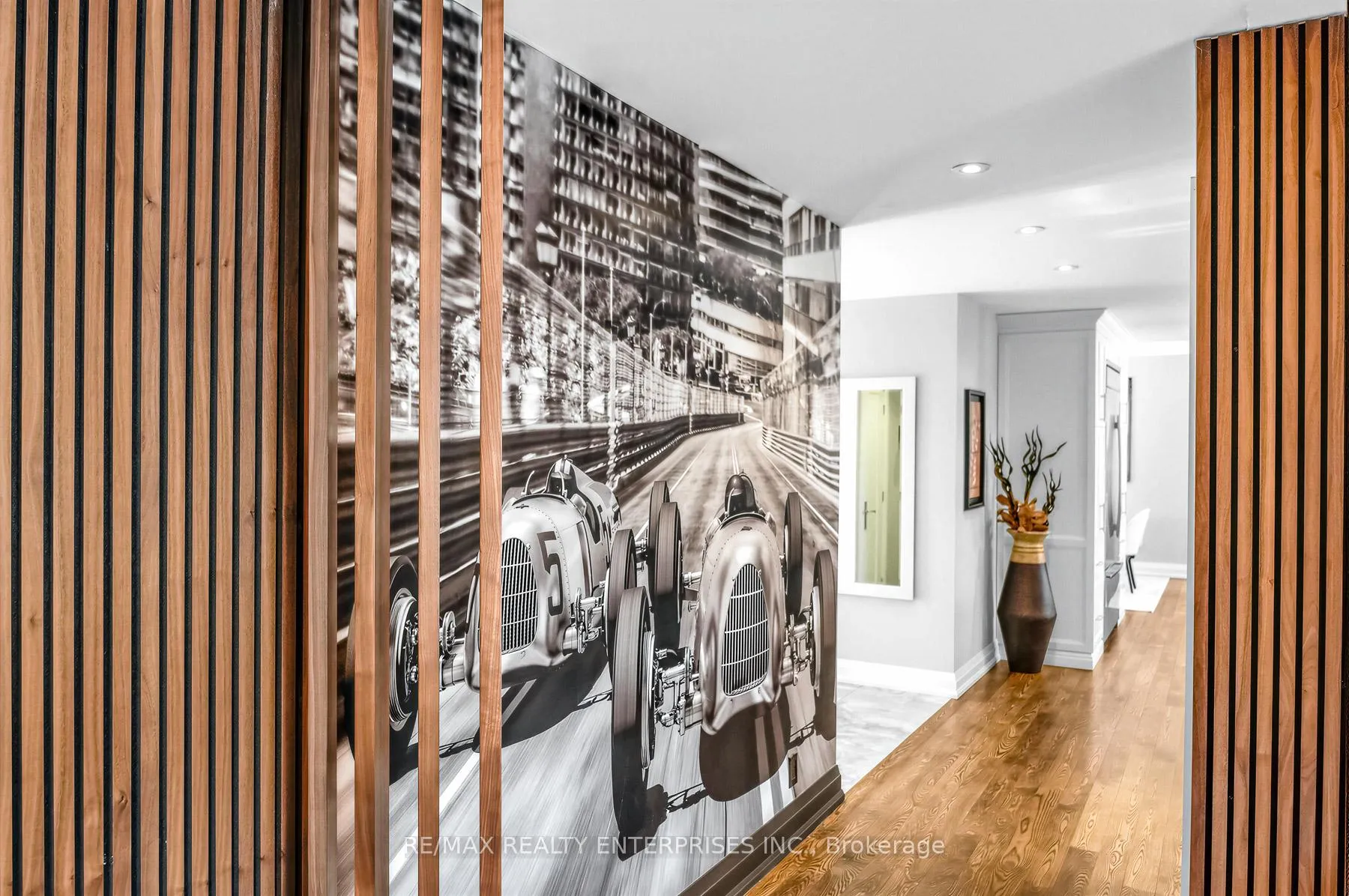 Photo 4 of 315 Swinburne Road, Burlington, Roseland — HOMEH