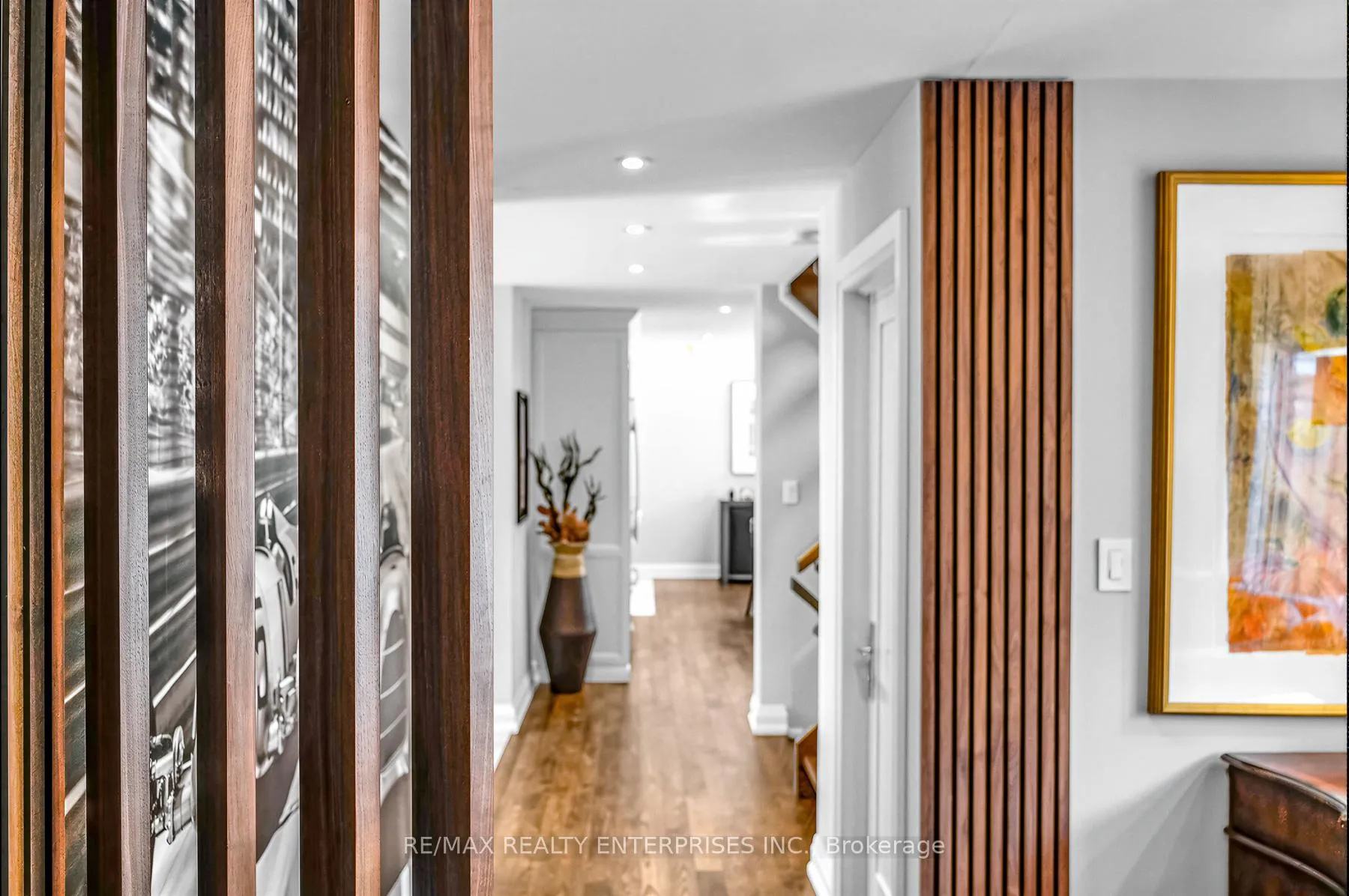 Photo 5 of 315 Swinburne Road, Burlington, Roseland — HOMEH
