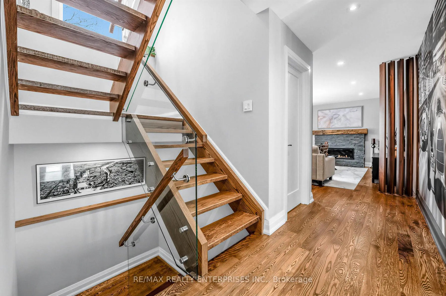 Photo 6 of 315 Swinburne Road, Burlington, Roseland — HOMEH