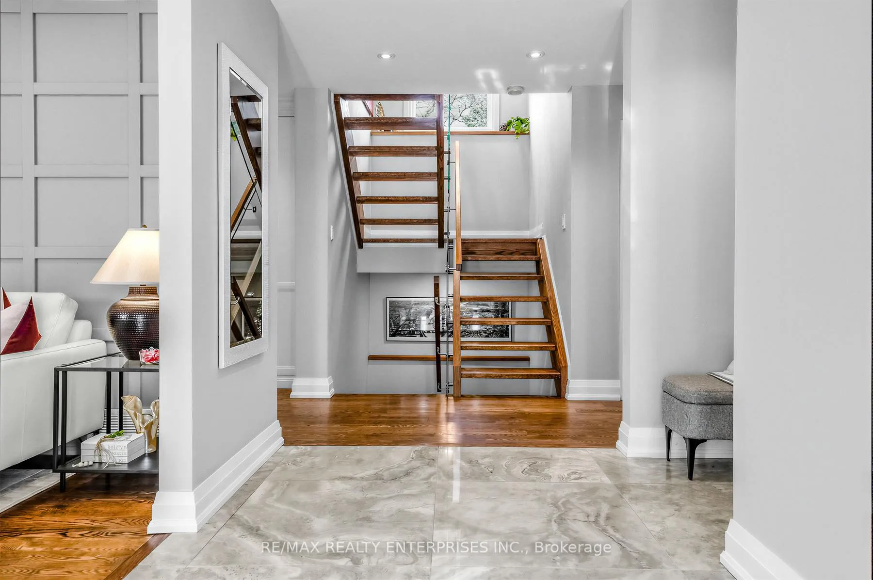 Photo 7 of 315 Swinburne Road, Burlington, Roseland — HOMEH