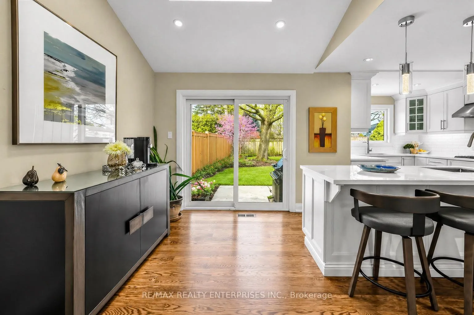 Photo 16 of 315 Swinburne Road, Burlington, Roseland — HOMEH