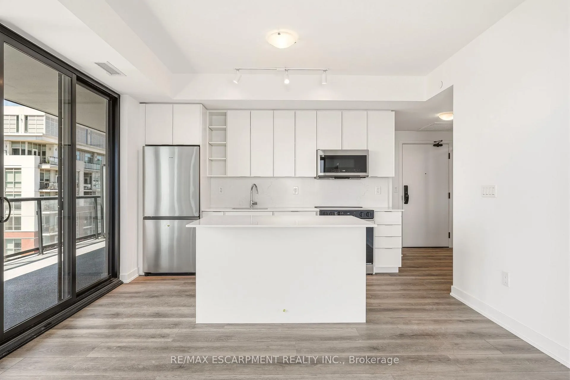 Photo 5 of Unit 1208, 2075 Lakeshore Road, Burlington, Brant — HOMEH