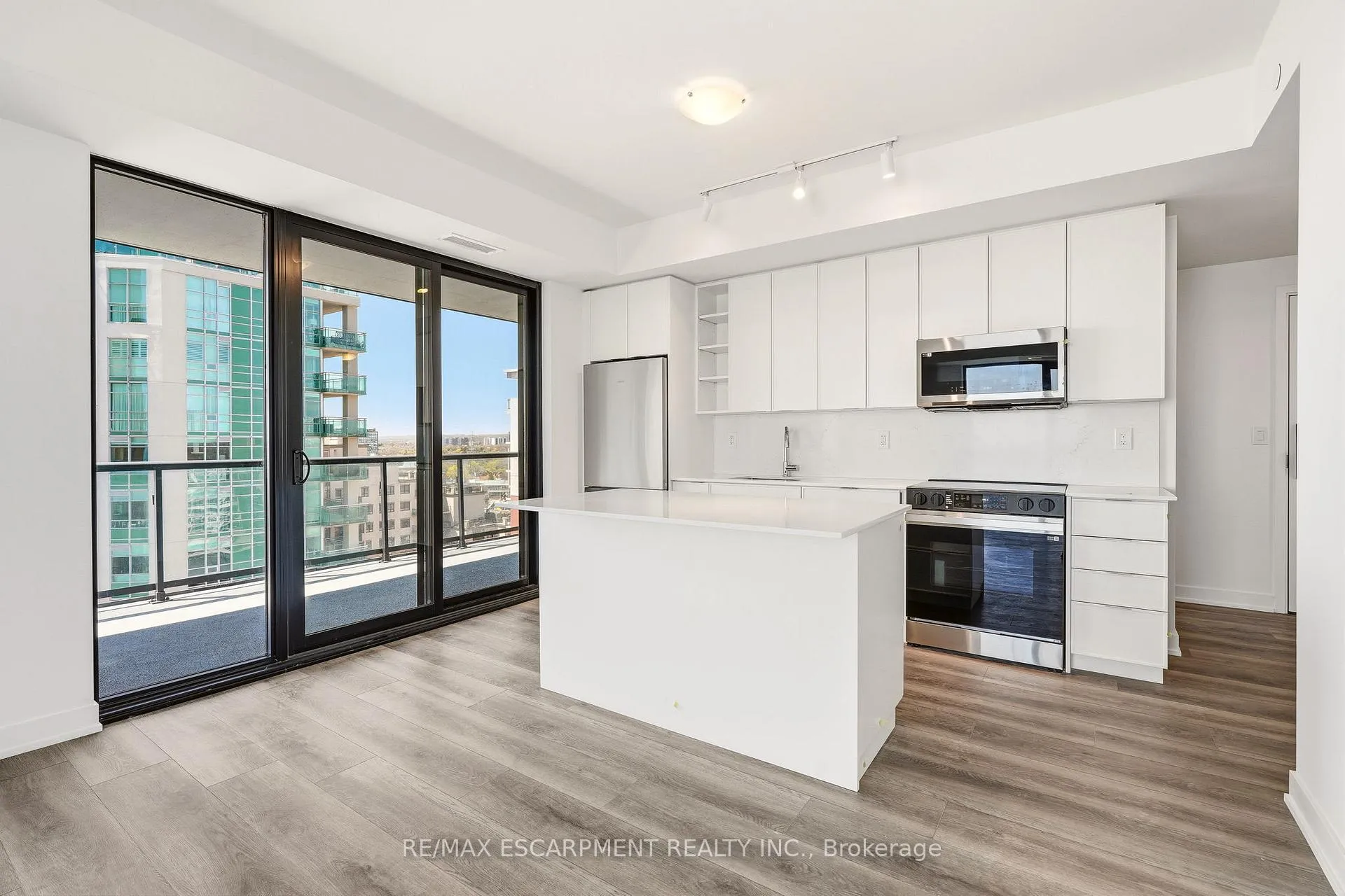 Photo 6 of Unit 1208, 2075 Lakeshore Road, Burlington, Brant — HOMEH