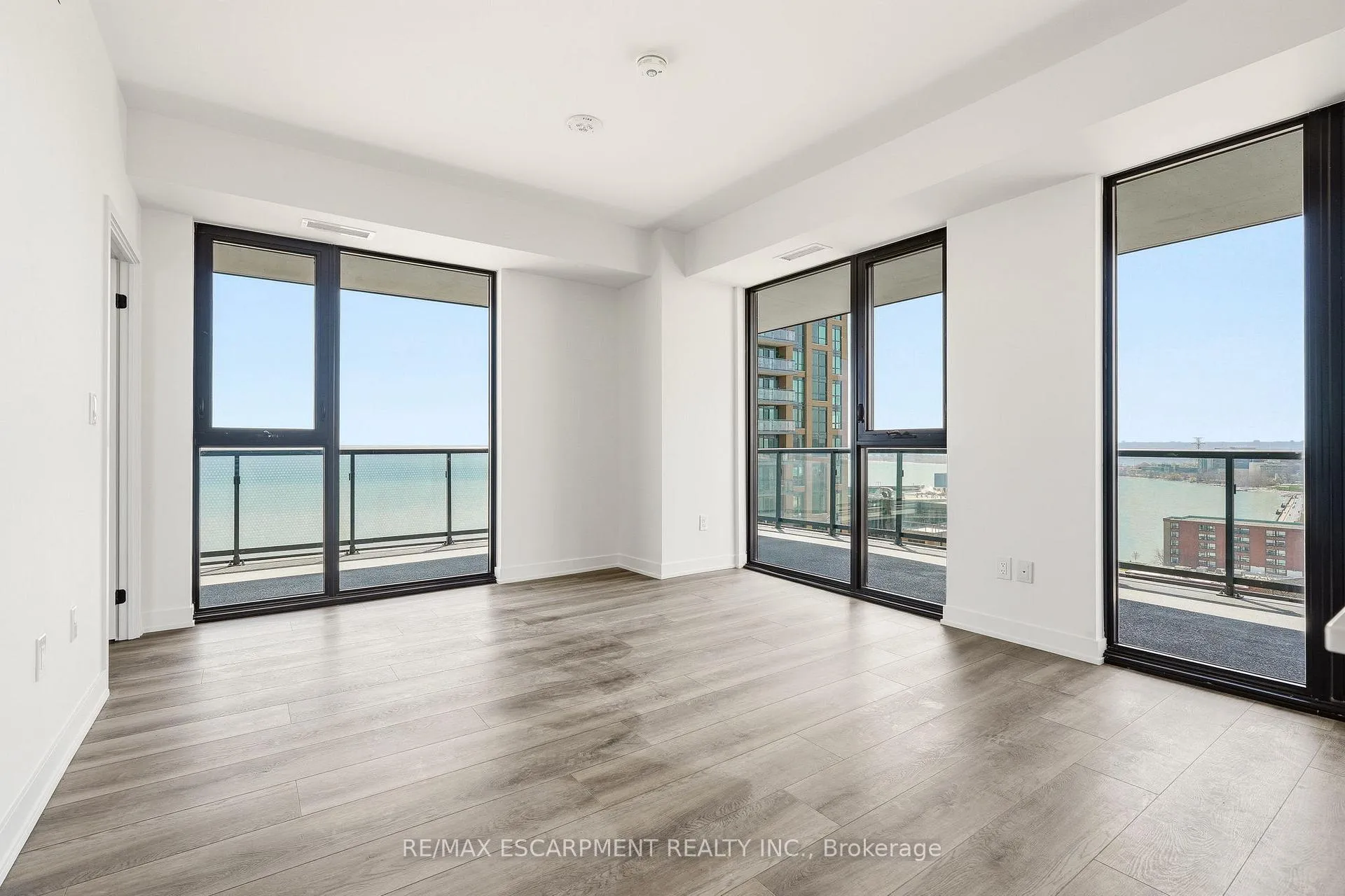 Photo 8 of Unit 1208, 2075 Lakeshore Road, Burlington, Brant — HOMEH