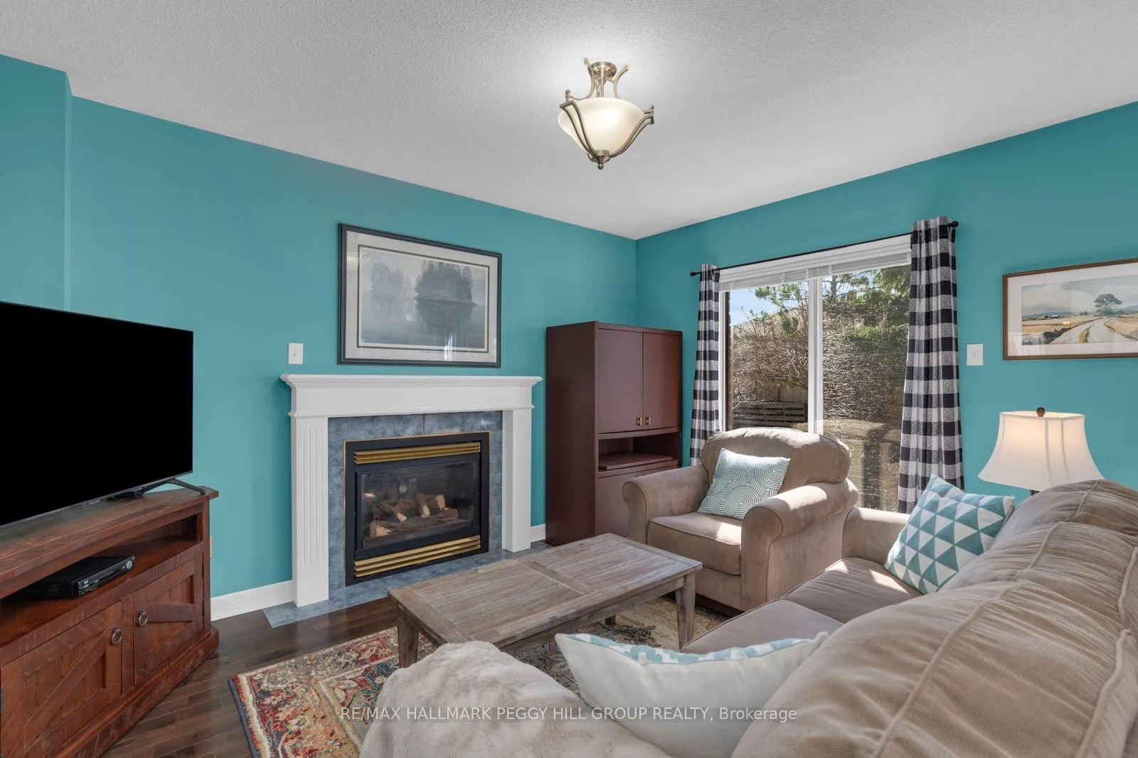 Photo 4 of 11 Hodgson Drive, Barrie, Northwest — HOMEH