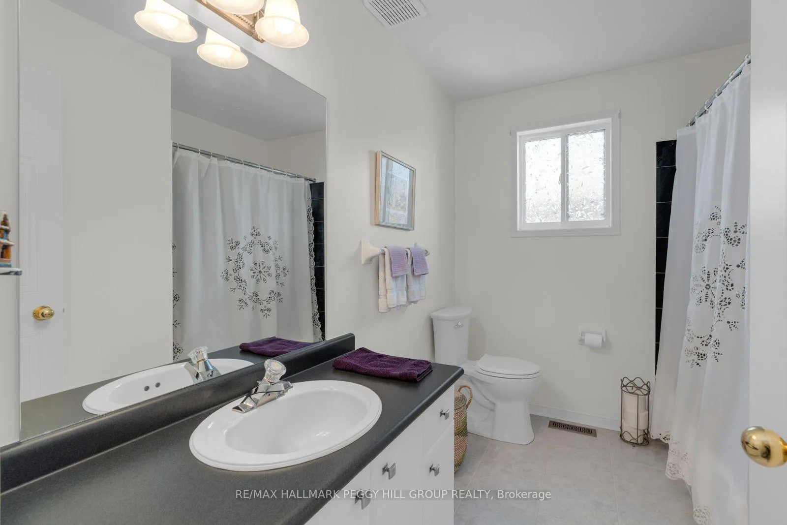 Photo 12 of 11 Hodgson Drive, Barrie, Northwest — HOMEH