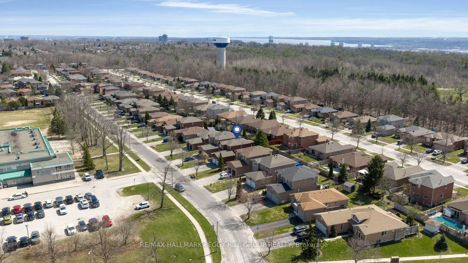Photo 13 of 11 Hodgson Drive, Barrie, Northwest — HOMEH