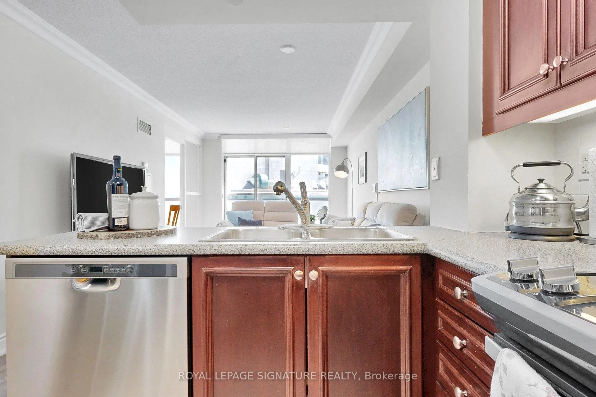 Photo 3 of Unit 1609, 3 Marine Parade Drive, Etobicoke, Mimico — HOMEH