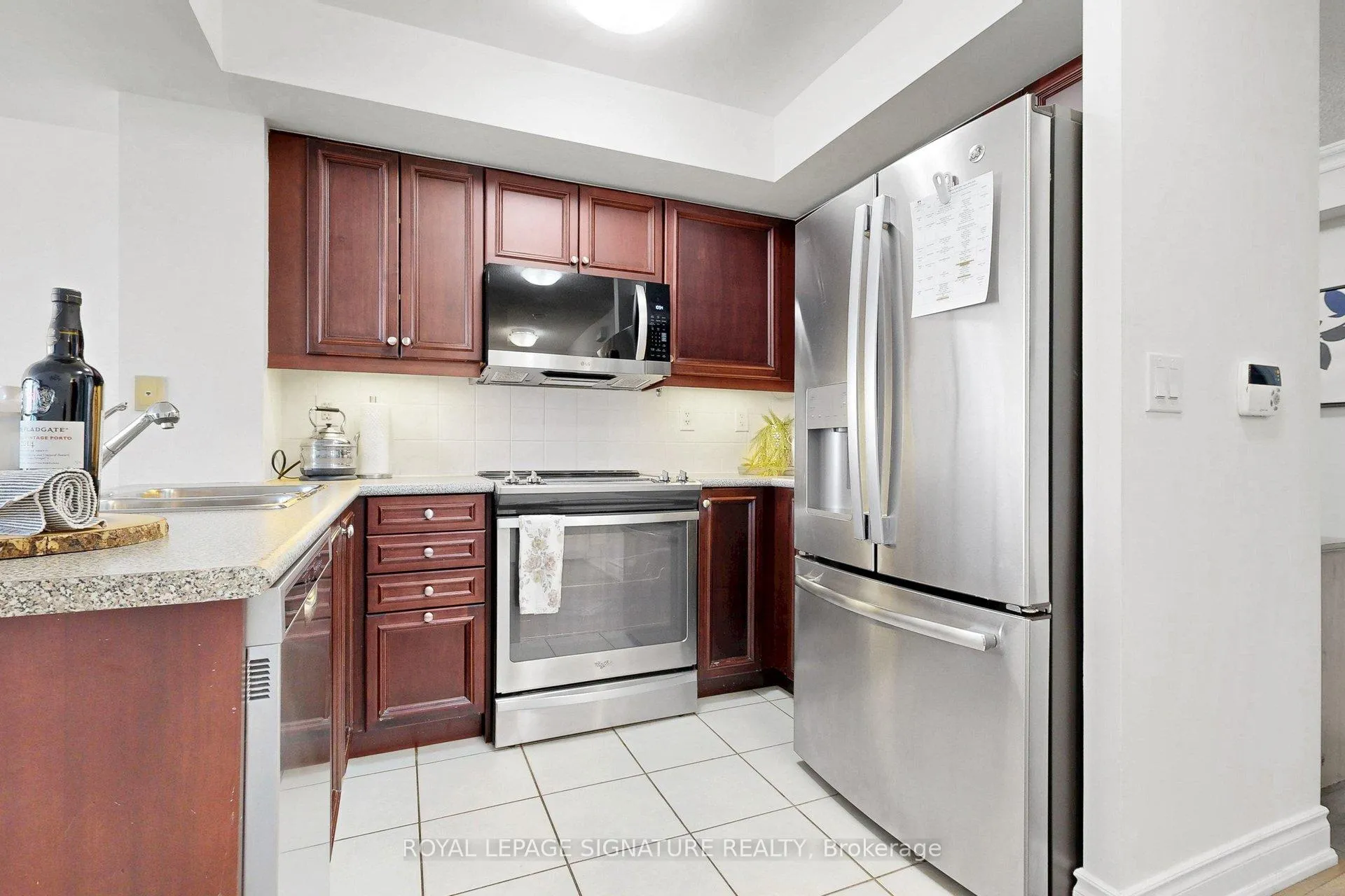 Photo 4 of Unit 1609, 3 Marine Parade Drive, Etobicoke, Mimico — HOMEH