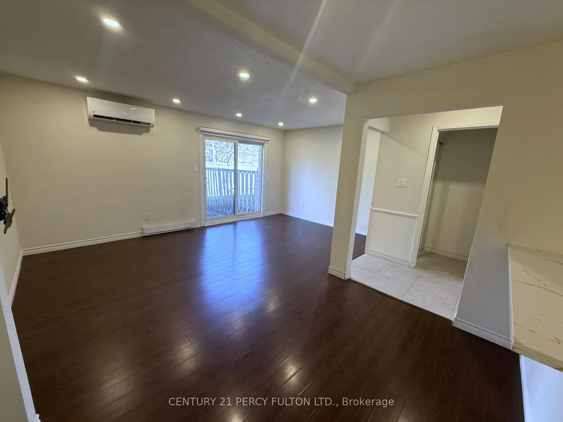 Photo 3 of Unit 22, 221 Ormond Drive, Oshawa, Samac — HOMEH